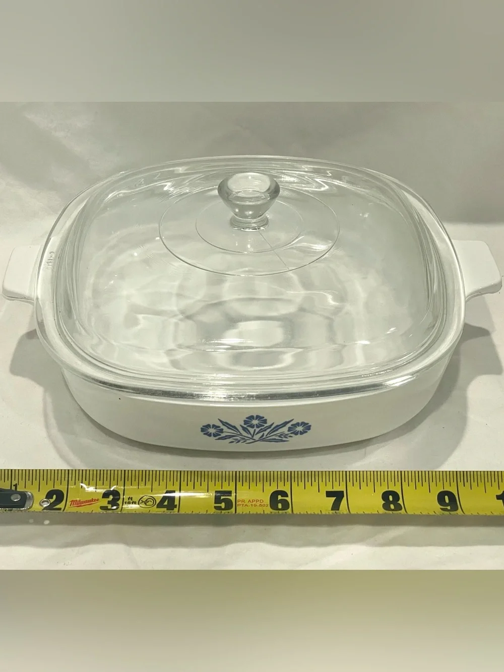 EUC CorningWare “Blue Cornflower” Classic 9” x 9” Covered Casserole Baking Dish
